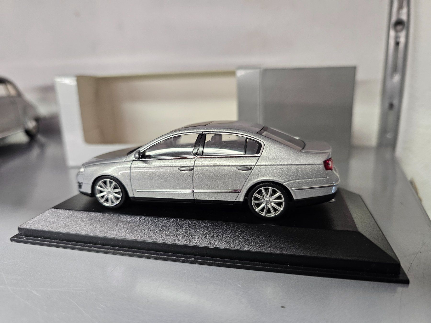 Minichamps Modellini d'auto: vw Passat B6 Minichamps 1:43 – Nuovo e nell'imballaggio originale da Schlieren venduto da Gaja7 2
