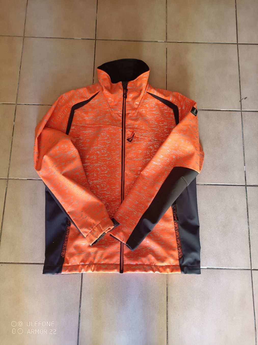 Jacken: Jacke – Gebraucht aus Naters von deb_9cmp