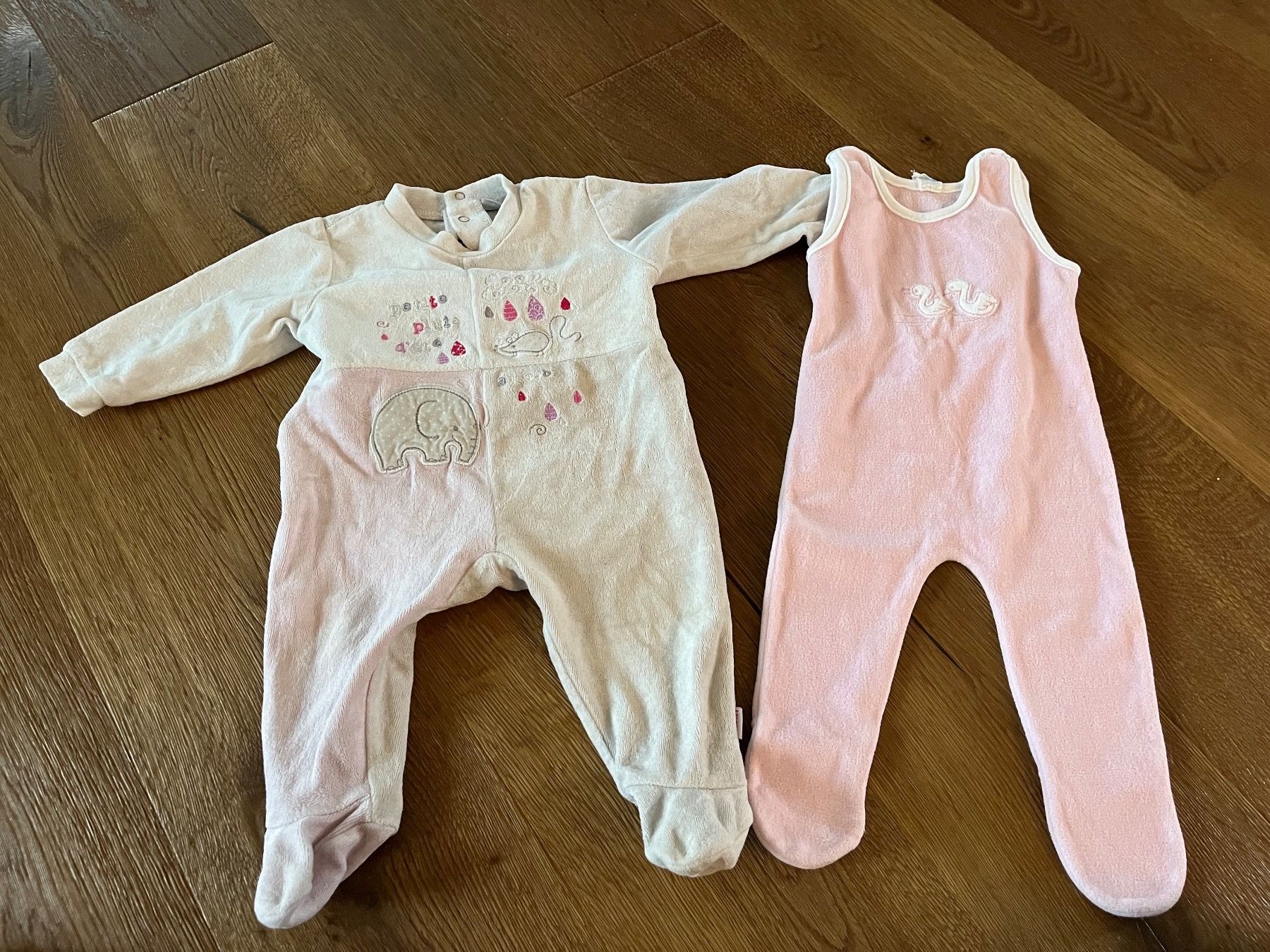 Pyjamas & Ähnliches: 2x Pyjama Strampler Baby Newborn Größe 71 – Gebraucht aus Wolfwil von NewGirl