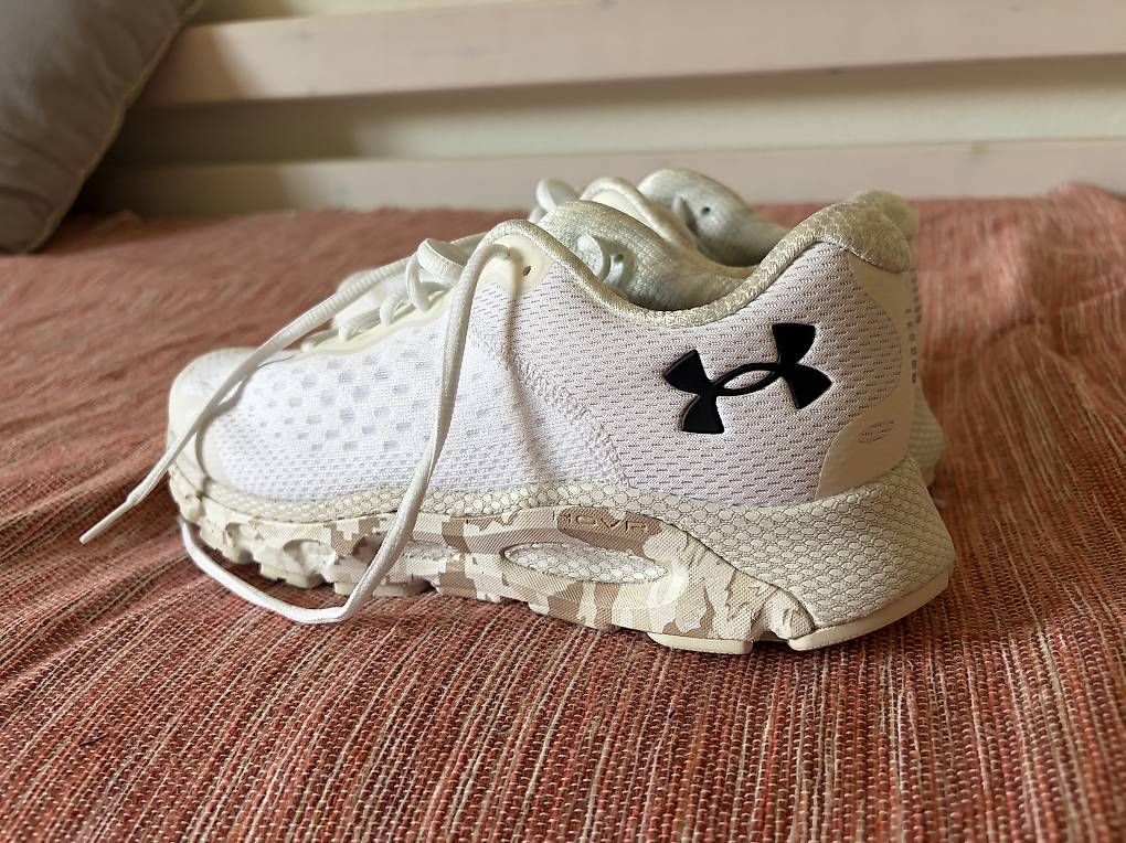 Herrenschuhe: Under Armour – Gebraucht aus Wettingen von rahelkaiser