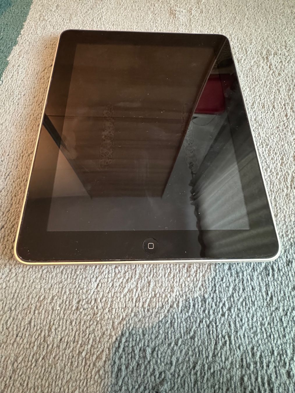 Apple Tablet PC: iPad 1 Generation – Difettoso da Adliswil venduto da Busys