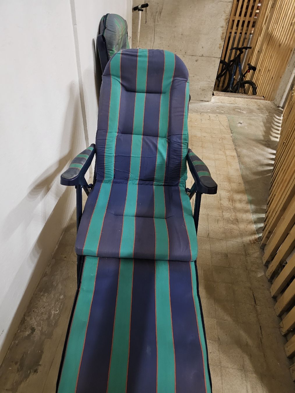 Liegen & Liegestühle: chaise longue a vendre – Neu (gemäss Beschreibung) aus La Chaux-de-Fonds von gpm_2tym