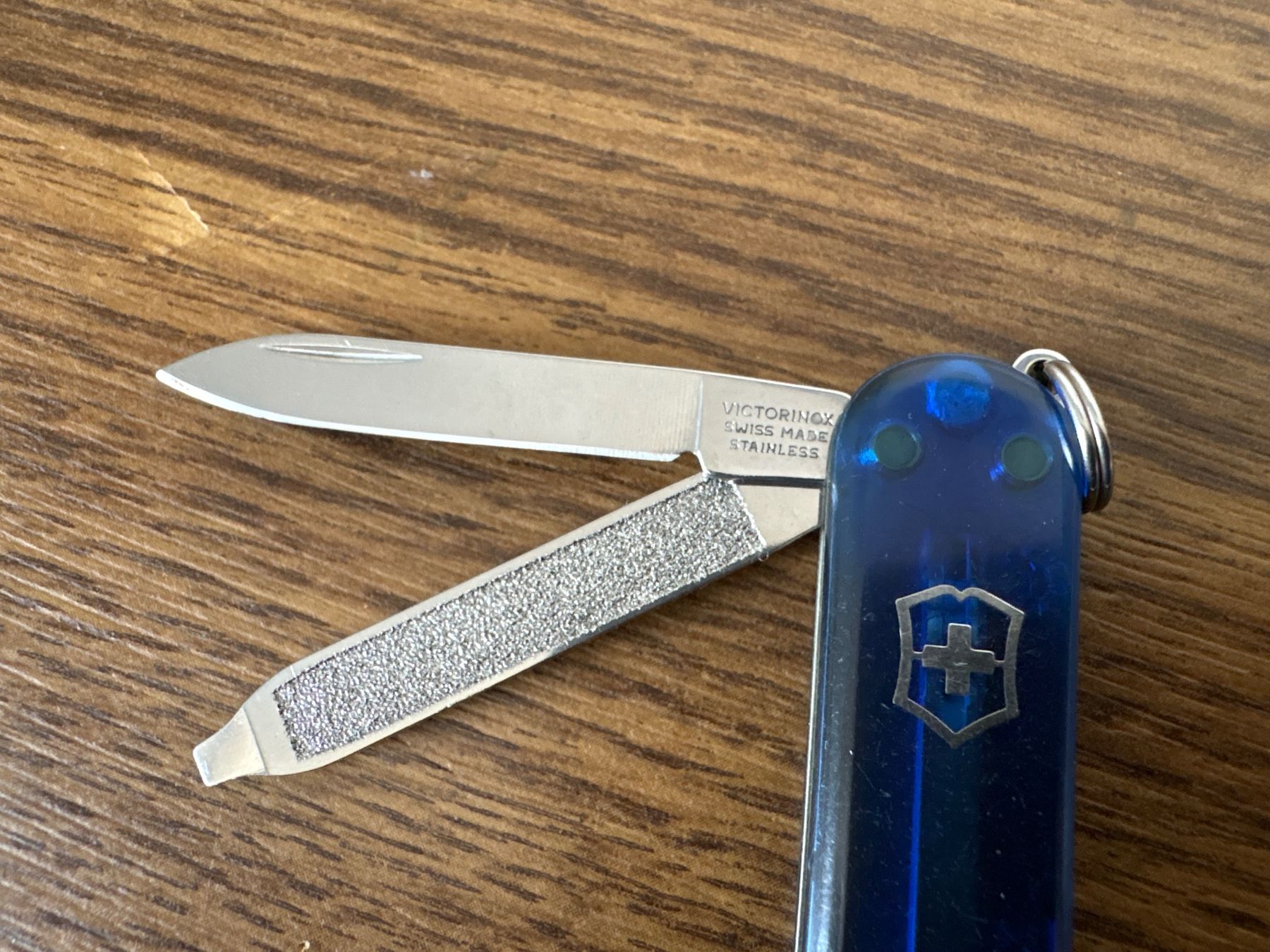 Victorinox Coltelli tascabile: VICTORINOX - Classic blue trans - Sackmesser – Usato da Andwil SG venduto da Rainboli 3