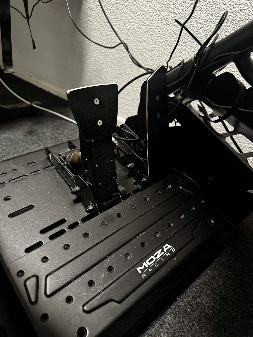 Console: Sim Racing Rig - Moza R9 - Logitech Playseat Trophy – Usato da Aarau venduto da acgz 3