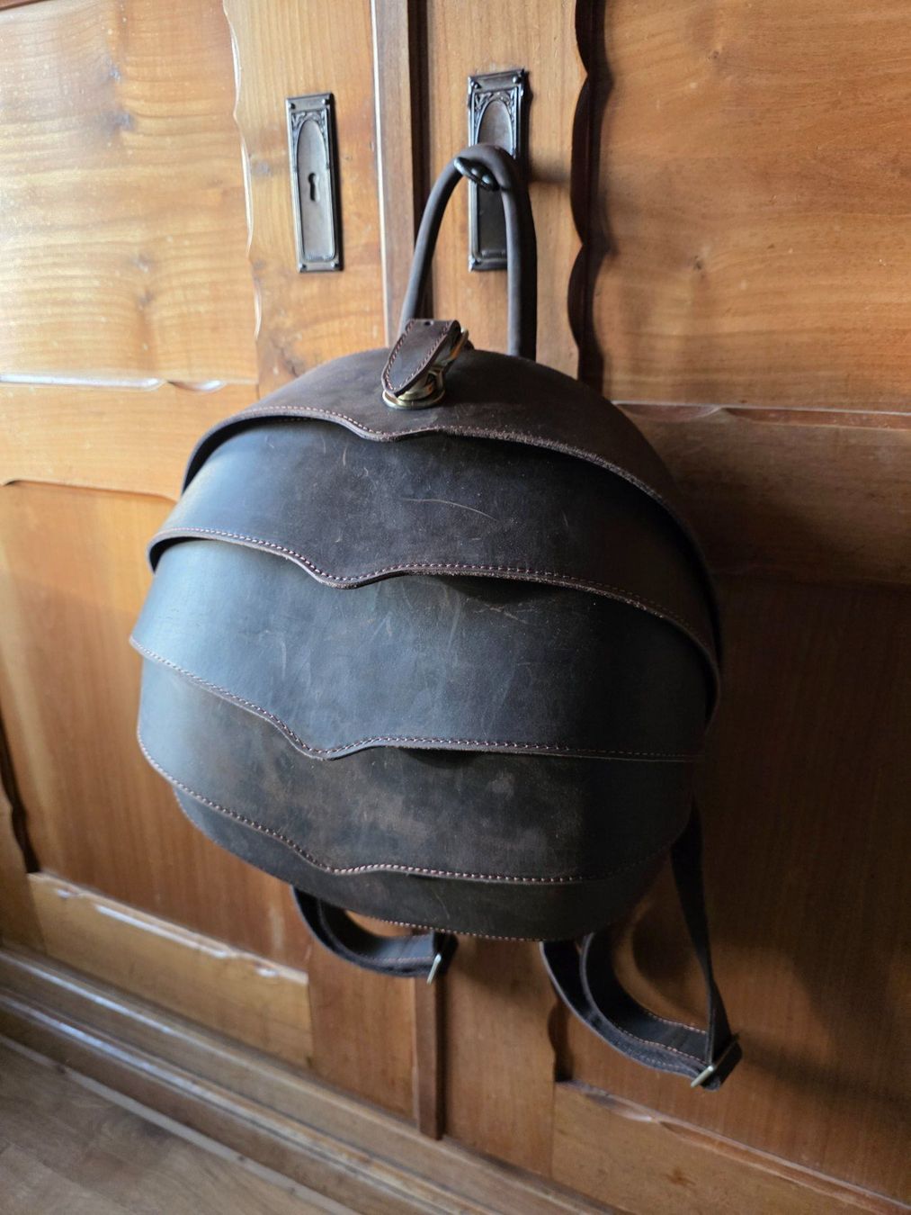 Rucksäcke: Tasche Leder Rucksack Schildkröten Form – Gebraucht aus Walterswil BE von Lonitti 7