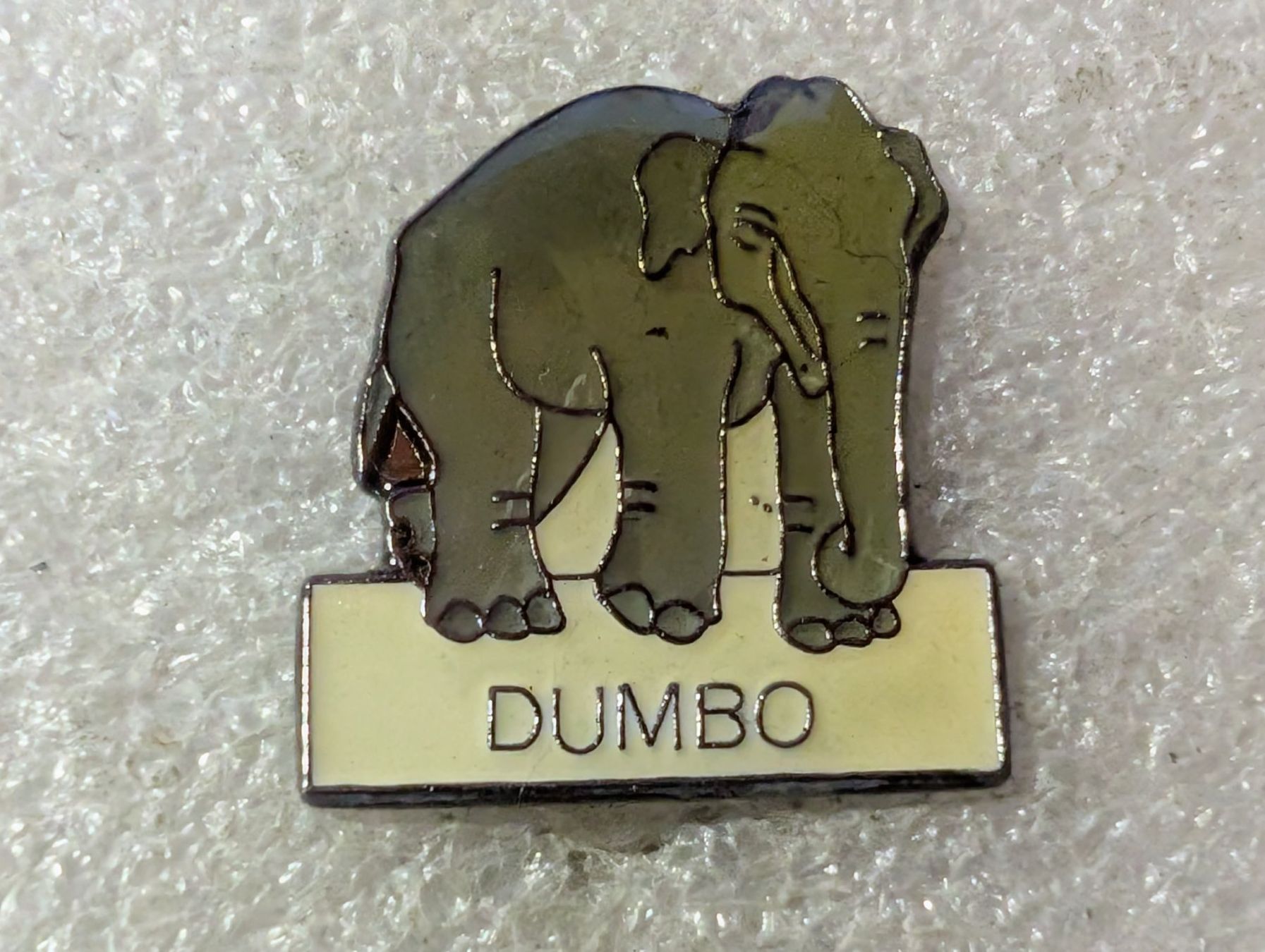 Placchette & Badge: Ansteckpin 124: Dumbo – Usato da Oppligen venduto da Pin-Fall-Shop