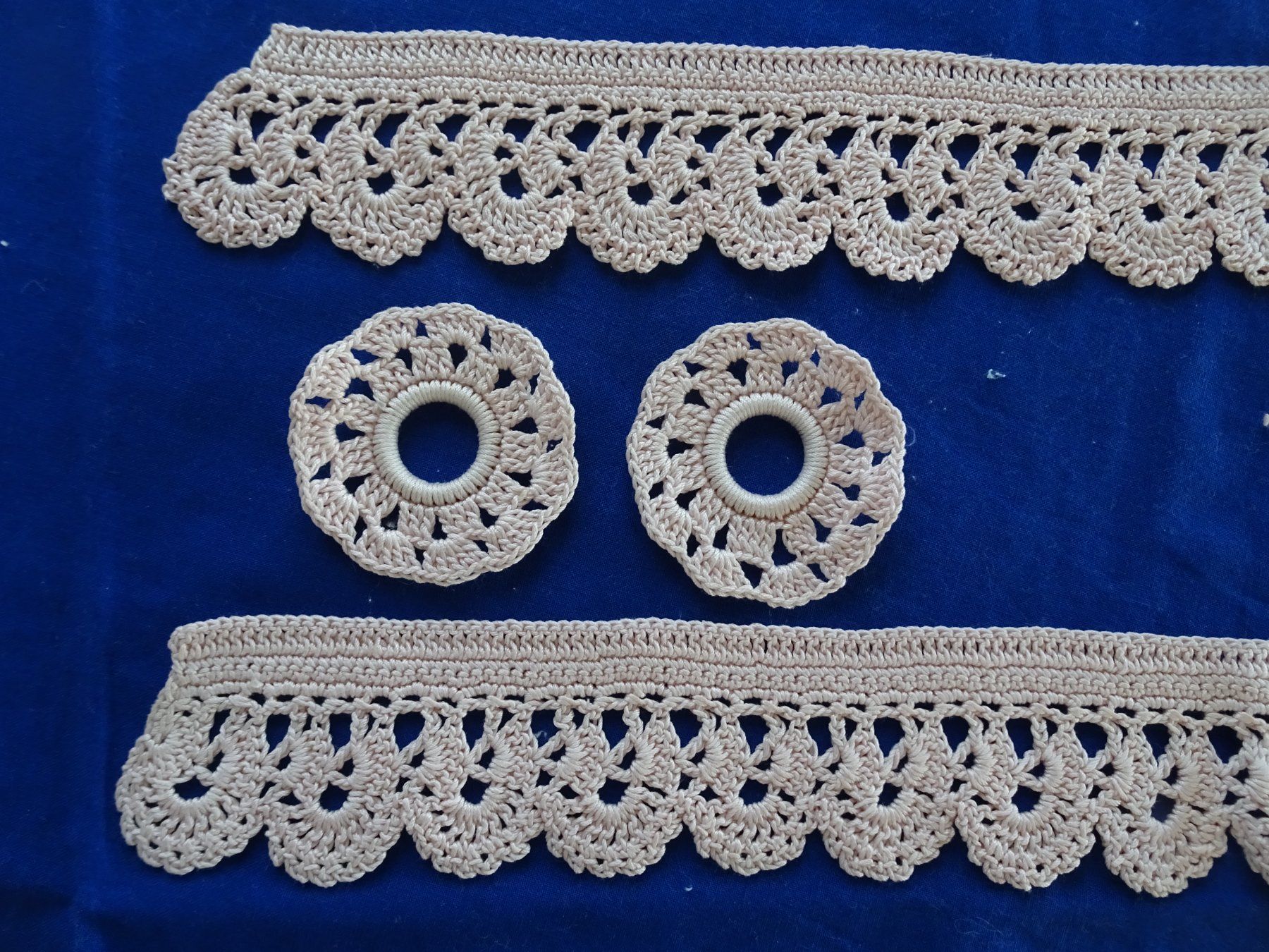 Kit bricolage: Basteln. 4 Spitzen-Bordüren mit passendem Aufhänge-Ring – Nuovo (secondo la descrizione) da Berikon venduto da Kolophonium43 2