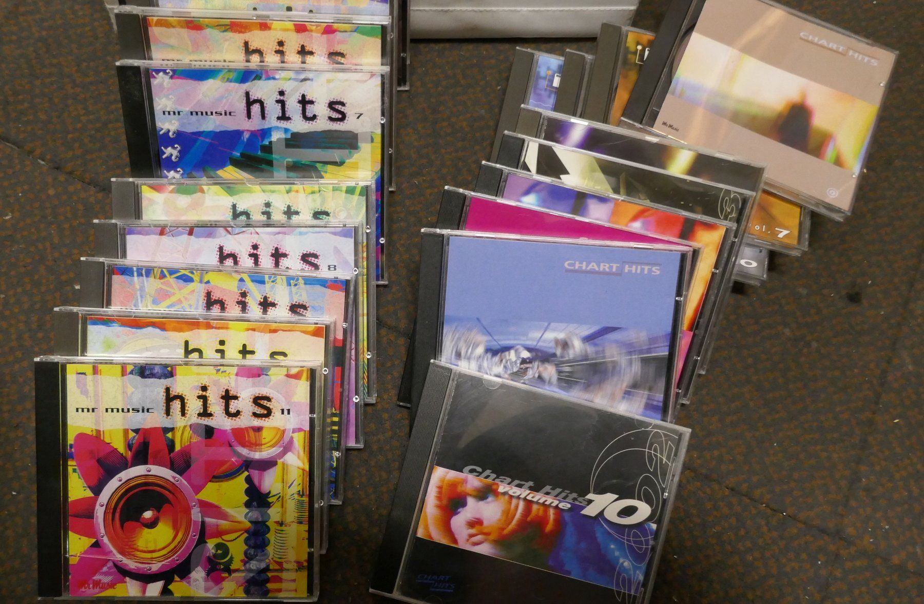 CDs: Grosse CD-Sammlung - Mr. Music Hits/Chart Hits – Gebraucht aus Wenslingen von FairlightCMI 2