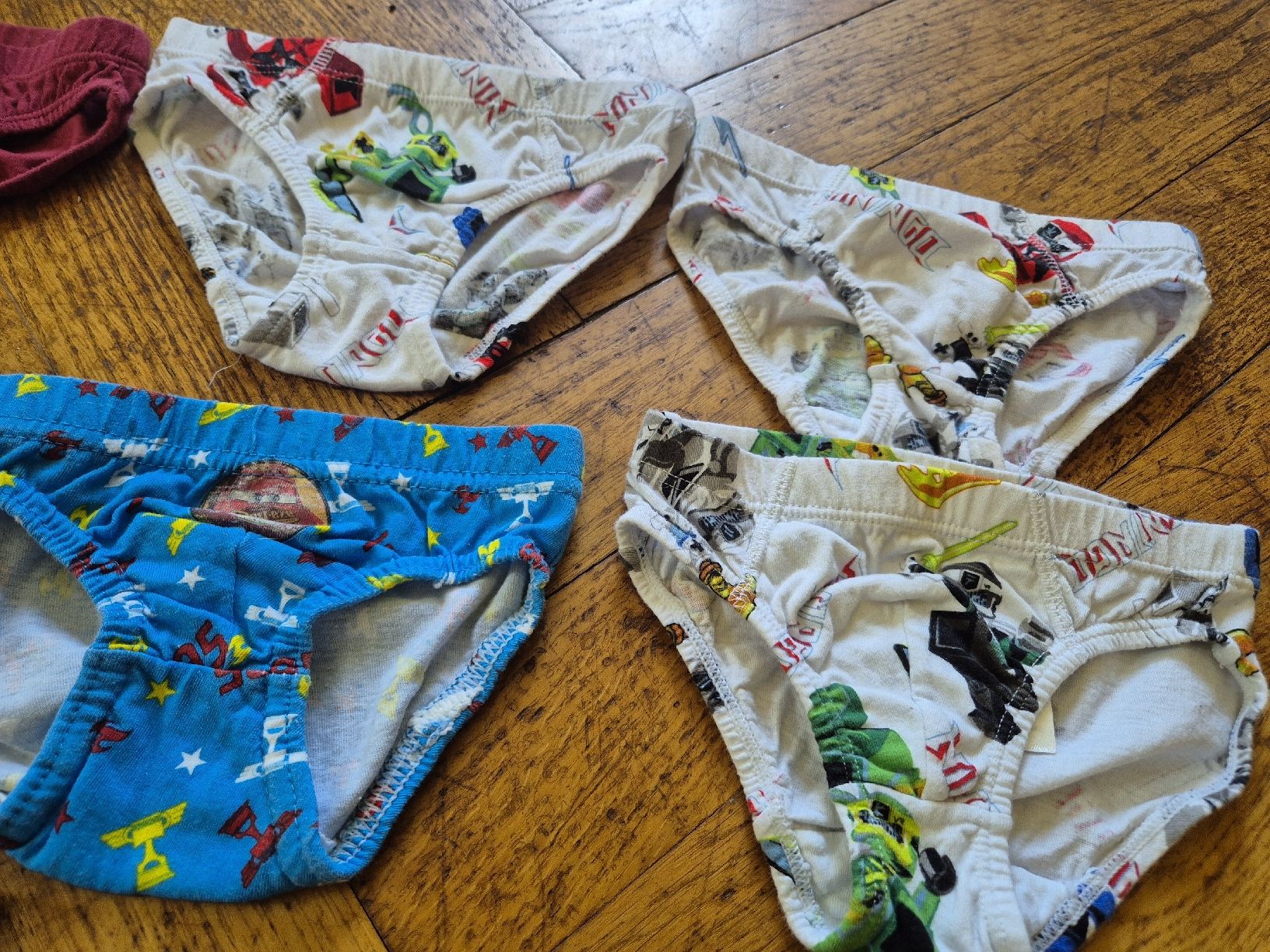 Lotti & Set di vestiti: Lot de 9 culottes enfant taille 92 – Usato da Yverdon-les-Bains venduto da somiou 1