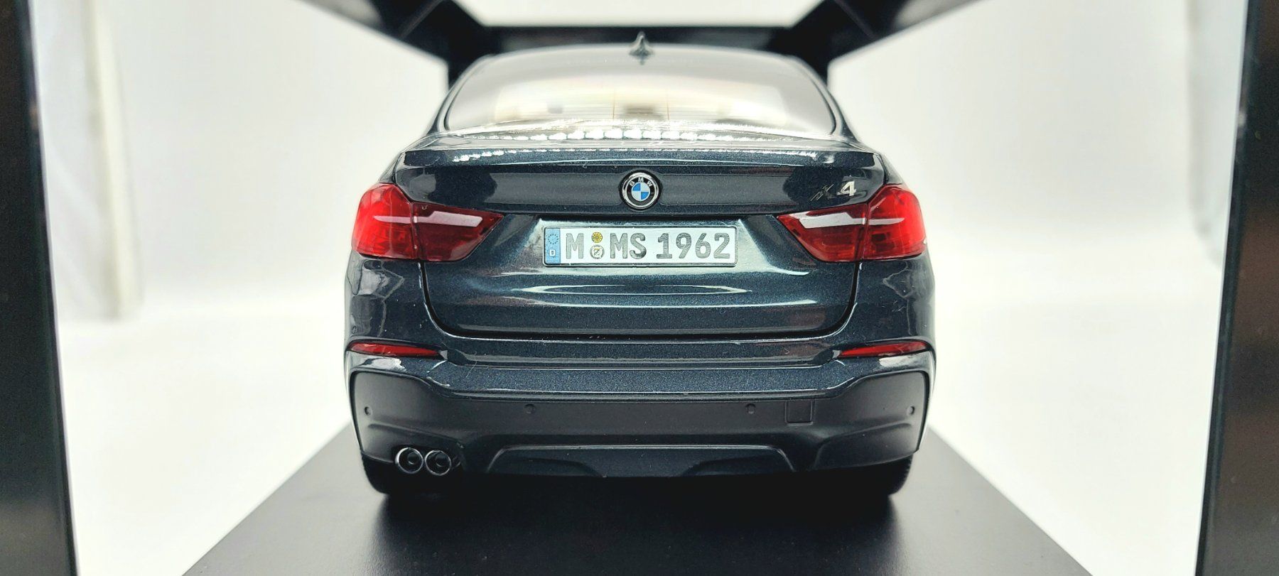 BMW Modellini d'auto: 1/18 BMW X4 XDrive 35d – Nuovo e nell'imballaggio originale da Villars-sur-Glâne venduto da Danger_Mod 3