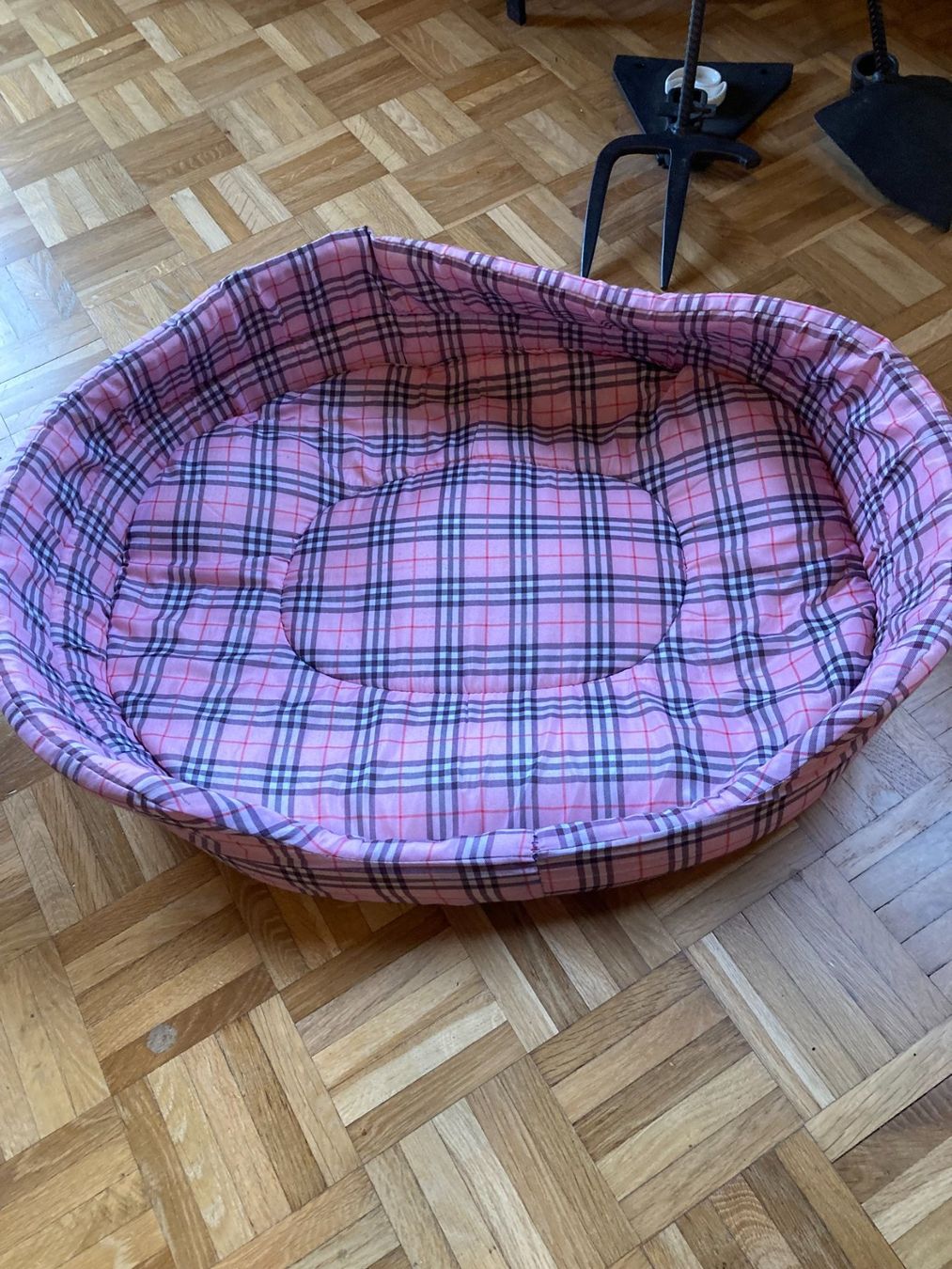 Niches, paniers: Hunde-oder Katzenbettli – D'occasion à Balsthal par dasesaro