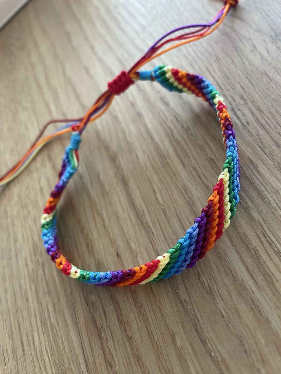 Armbänder & -reifen: Regenbogen Freundschaftsarmband, Handmade! – Gebraucht aus Dietikon von Apel