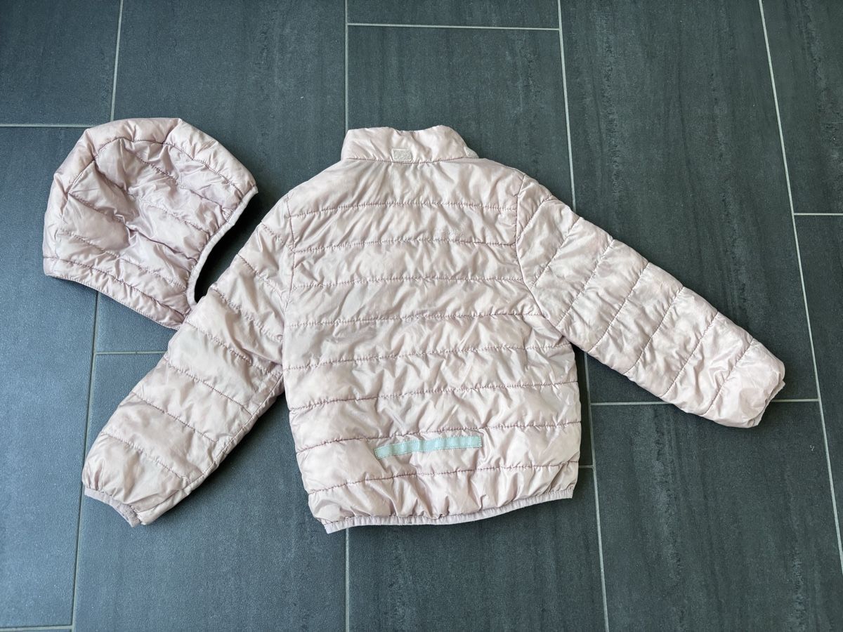 H&M Giacche & Cappotti: Rosa Übergangsjacke 110/116  – Usato da Uster venduto da bat_f22x 1