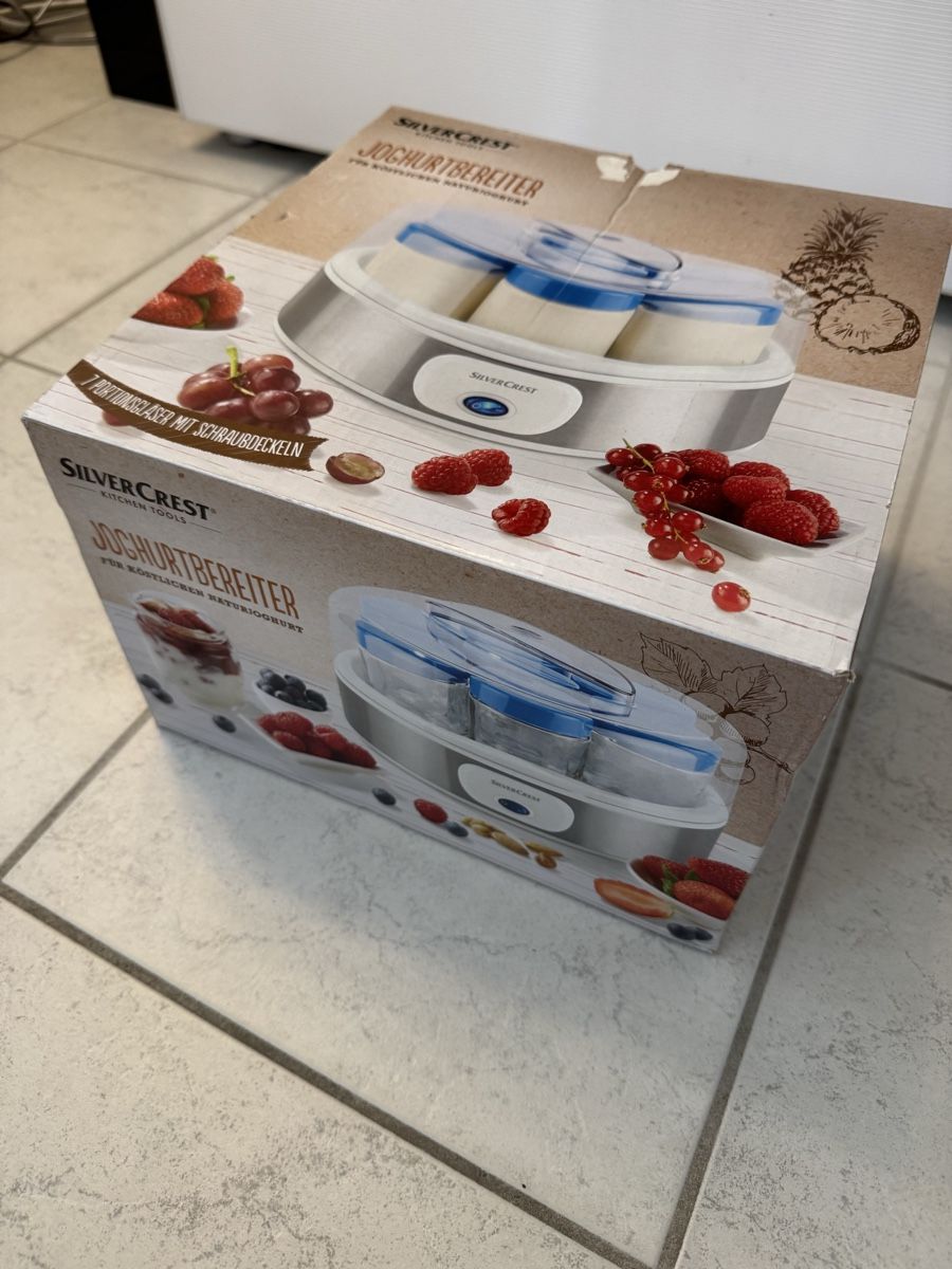 SilverCrest Elettrodomestici da cucina: Joghurtbereiter mit 6 Gläschen, top Zustand – Nuovo (secondo la descrizione) da Pfäffikon SZ venduto da Anfh8806 1