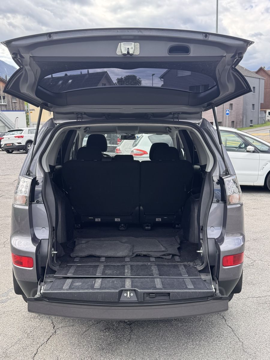 Mitsubishi Automobili: Mitsubishi Outlander 2.4 4x4  – Usato da Schaanwald venduto da Super113 2