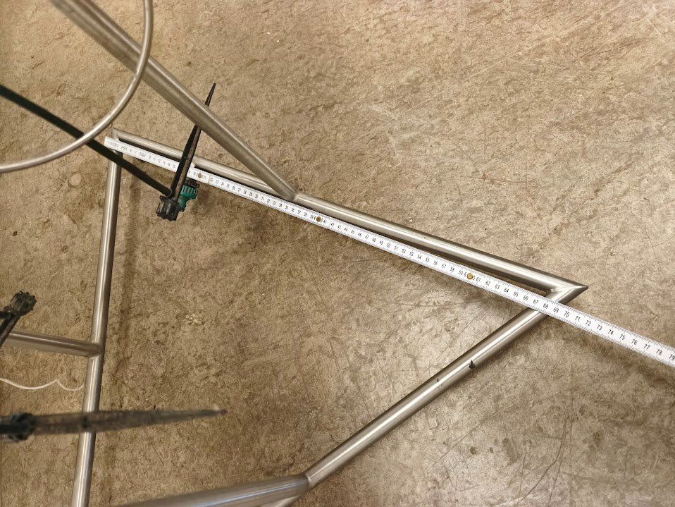 Altro per la casa: Tri pots Eigenständige Pflanzenständer mit Bewässerung – Usato da Toffen venduto da Immo-Erben 3