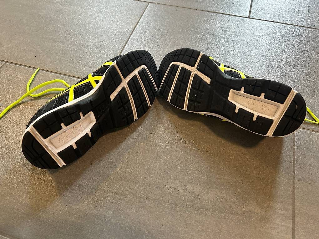 Herrenschuhe: Asics Laufschuhe Gr. 40 – Gebraucht aus Thalheim an der Thur von Iselisberger 4