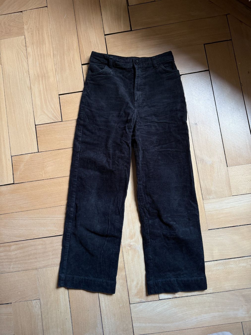 Monki Hosen: MONKI - Cordhose schwarz 34 – Gebraucht aus Zürich von Diazaio