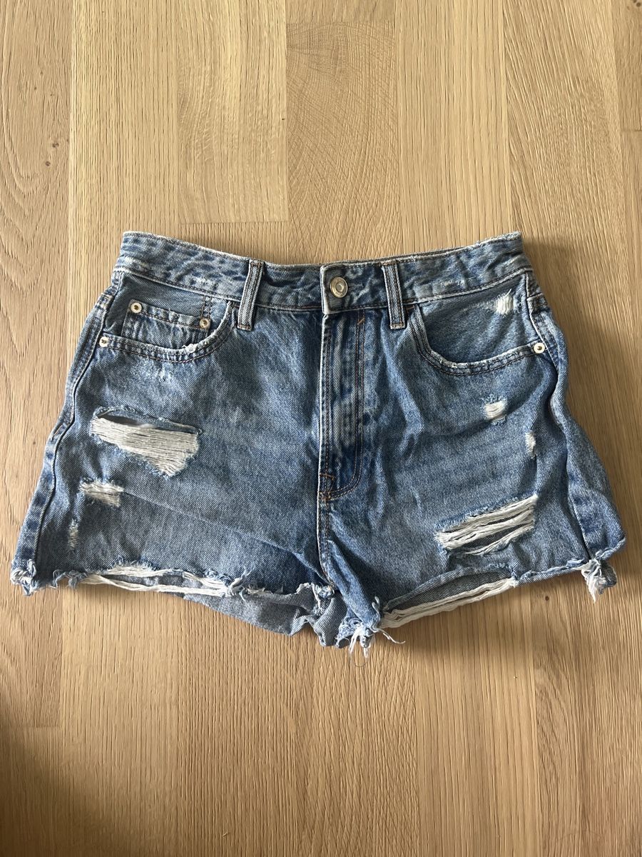 Stradivarius Jeans: Hotpants, Stradivarius Gr. 38 – Usato da Stein am Rhein venduto da Selomelo.