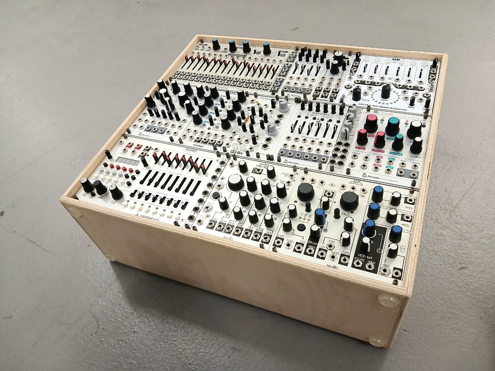 Strumenti musicali: Modular Synthesizer – Nuovo (secondo la descrizione) da Lausanne venduto da jolhan