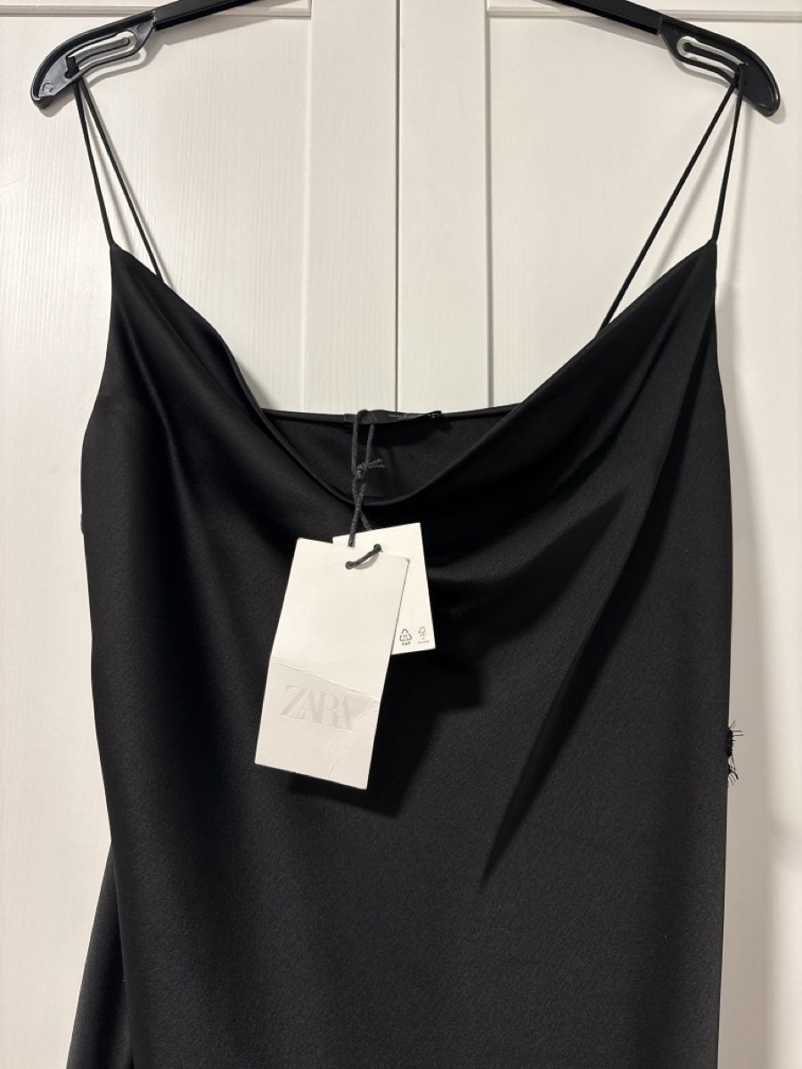 Zara Robes: Zara satiniertes Kleid – Neuf avec emballage d'origine à Buchs AG par Belinay 2