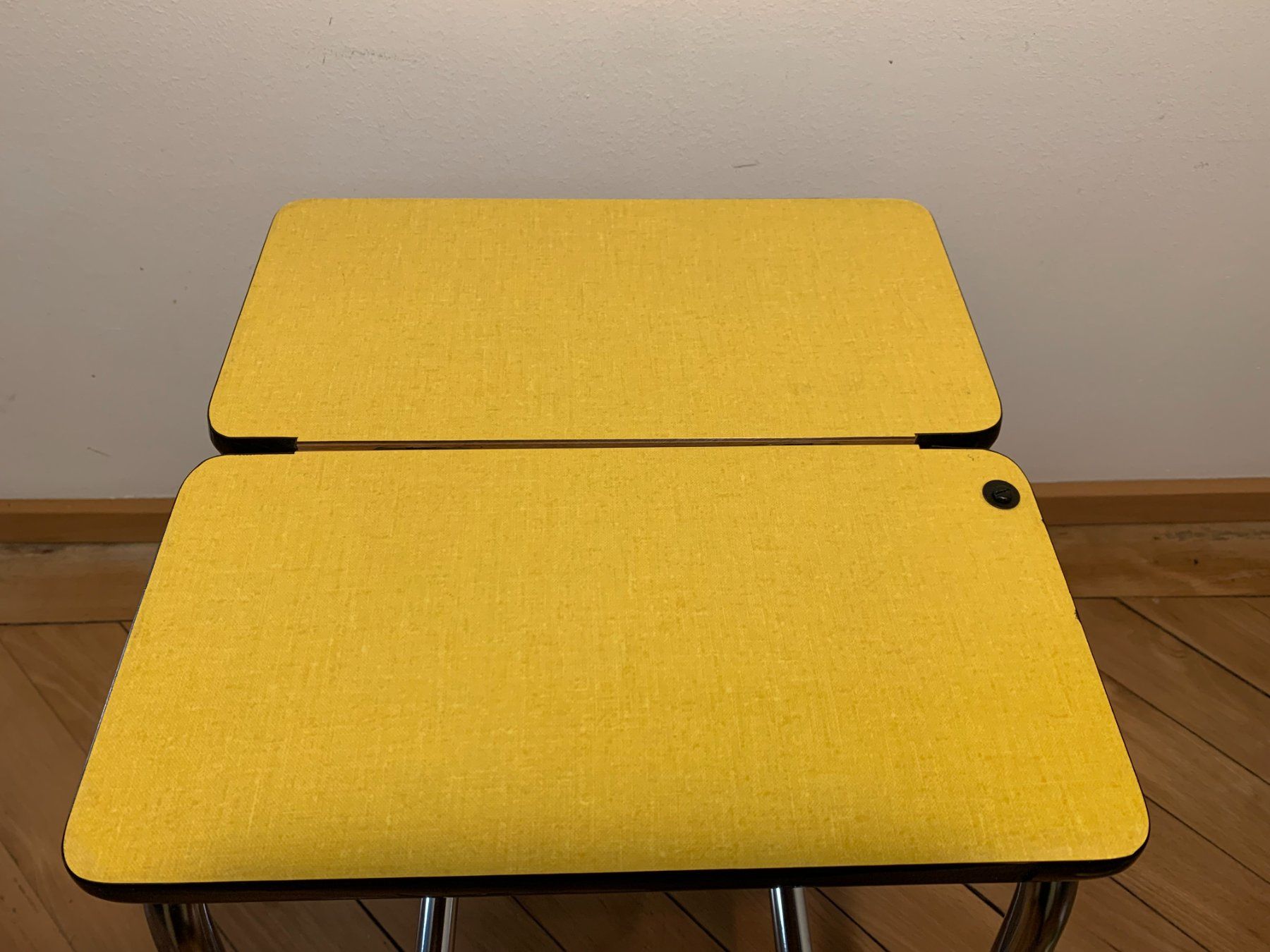 Sgabelli: Vintage Kelco/ Formica 2-Tritt Hocker/ Tabourett – Usato da Bern venduto da sxlmn 7