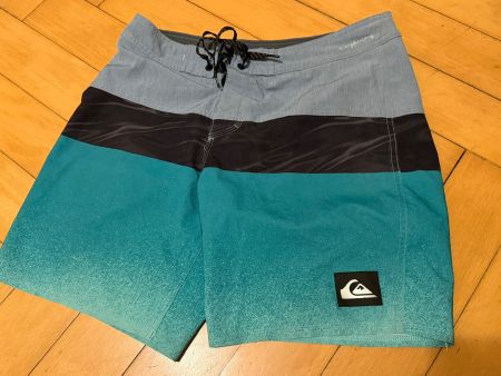 Badeshorts Quiksilver mehrfarbig Grösse 30, guter Zustand