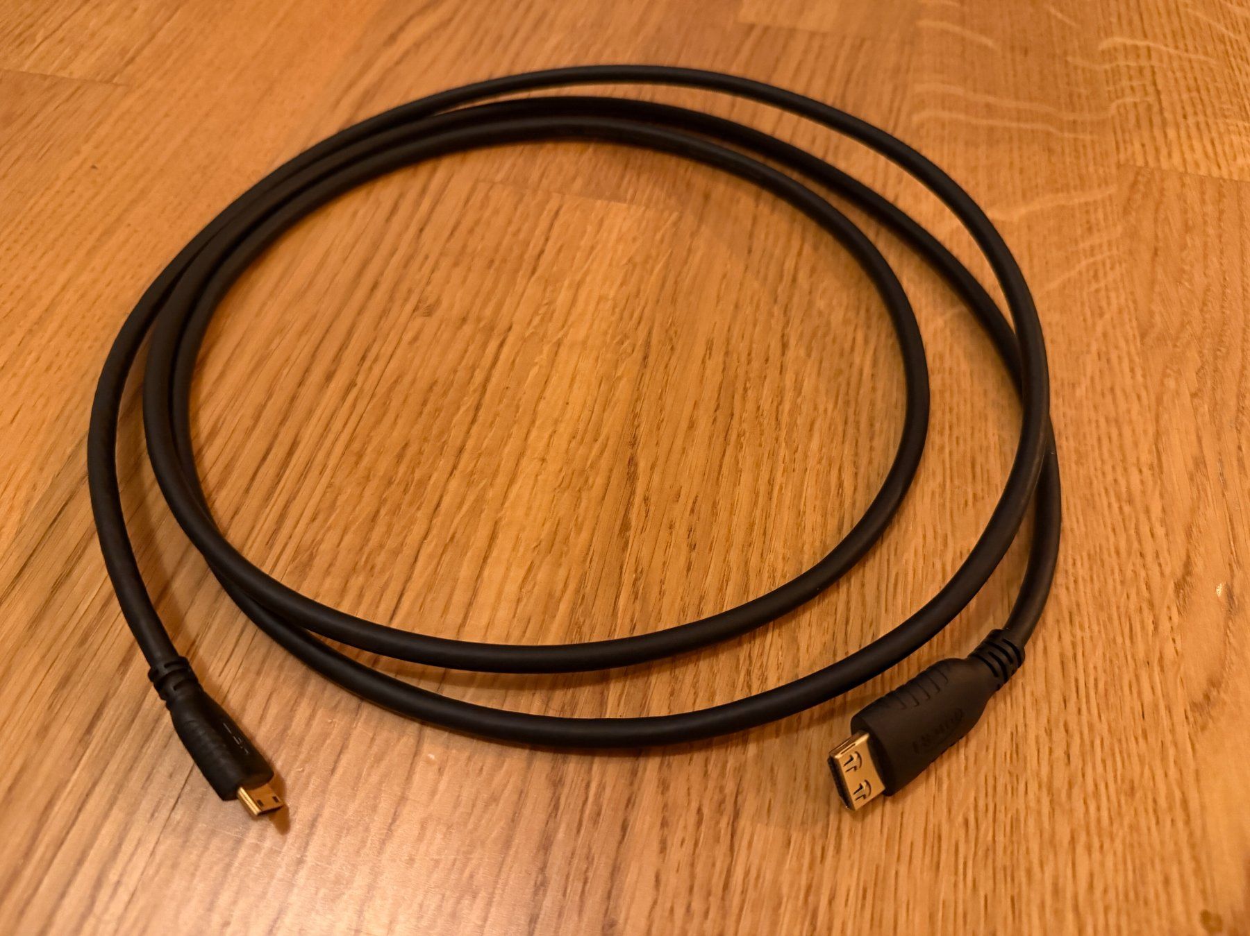 Adattatori: Adapterkabel HDMI zu Mini-HDMI Länge 2m – Usato da Basel venduto da durelm