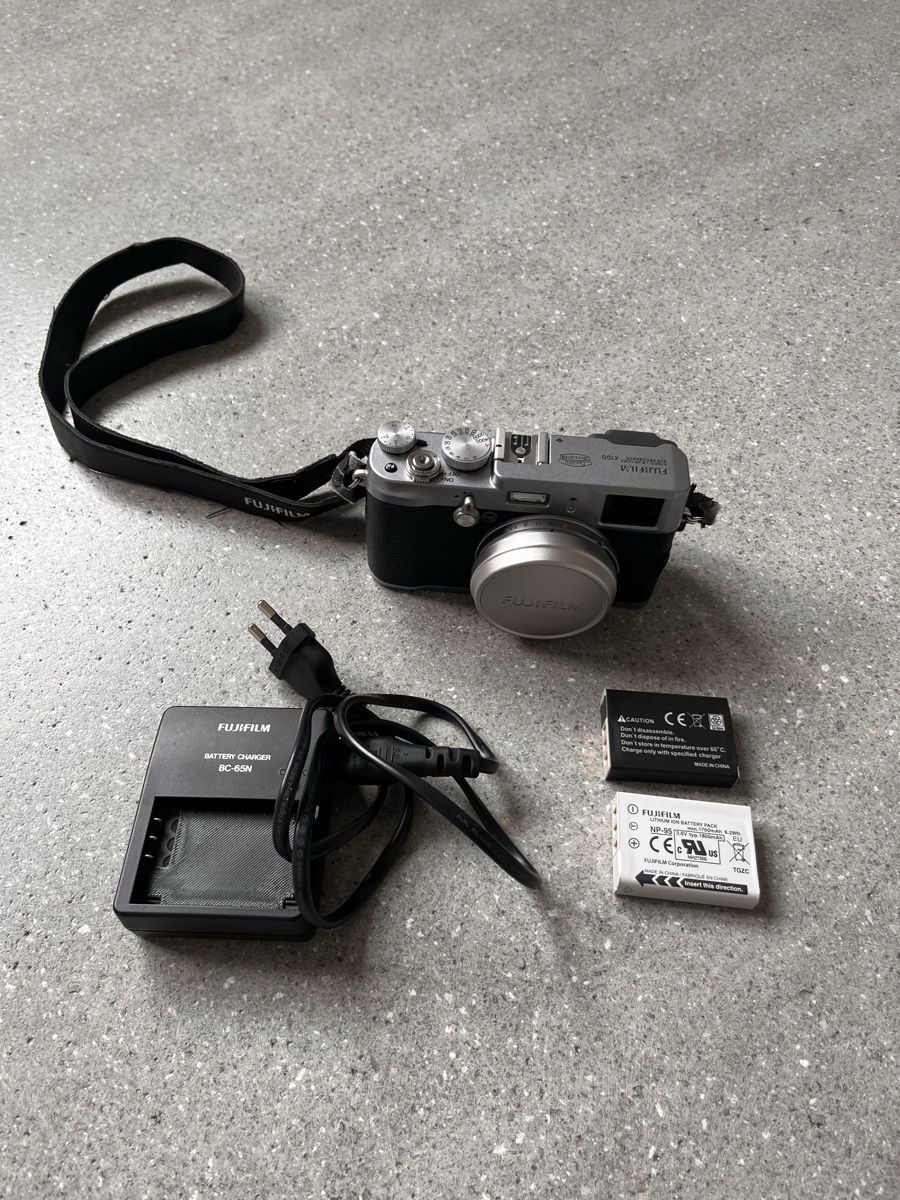 Fujifilm Appareil photo: Fujifilm X100 Digitalkamera  – D'occasion à Gross par manon_a 1