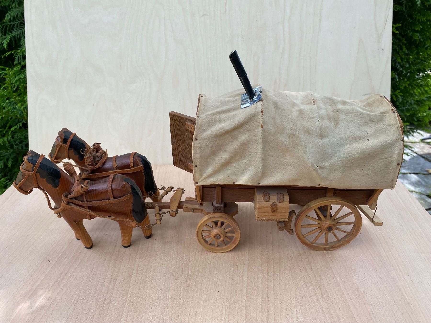 Kutschen: schöner Western Planwagen mit 2 Holzpferden – Gebraucht aus Feldbach von Olive1 1