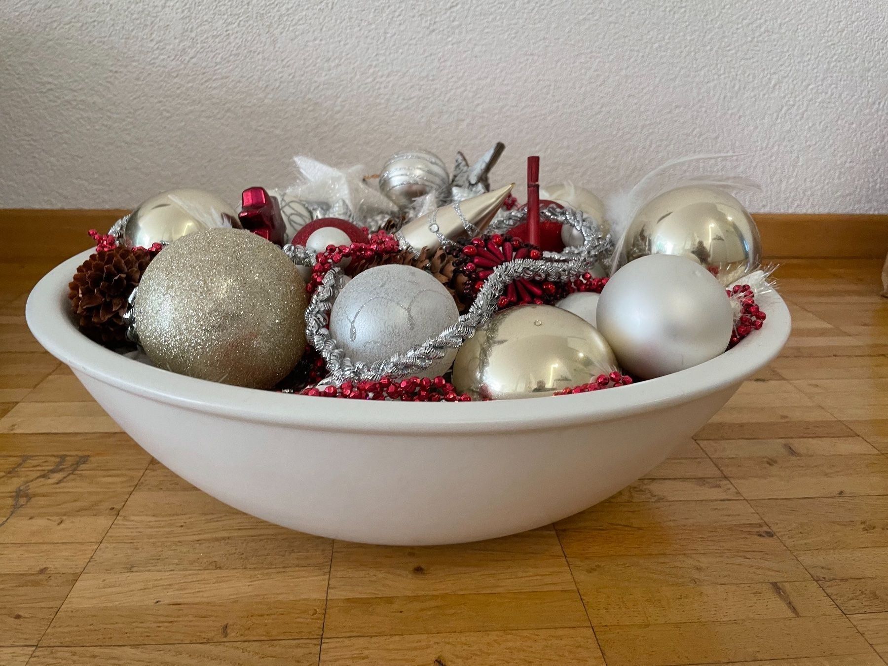 Schalen: Weihnachtsdeko-Schale inkl. Inhalt – Gebraucht aus Bern von Lexis6 2