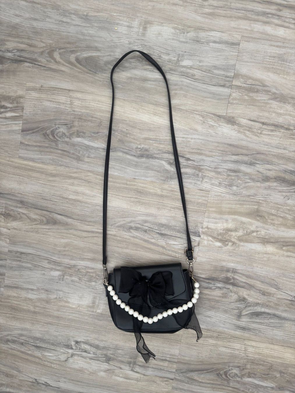 Borse & Zaini: Borsa nera elegante con fiocco e perle – Usato da Caslano venduto da Dr.Bread 1