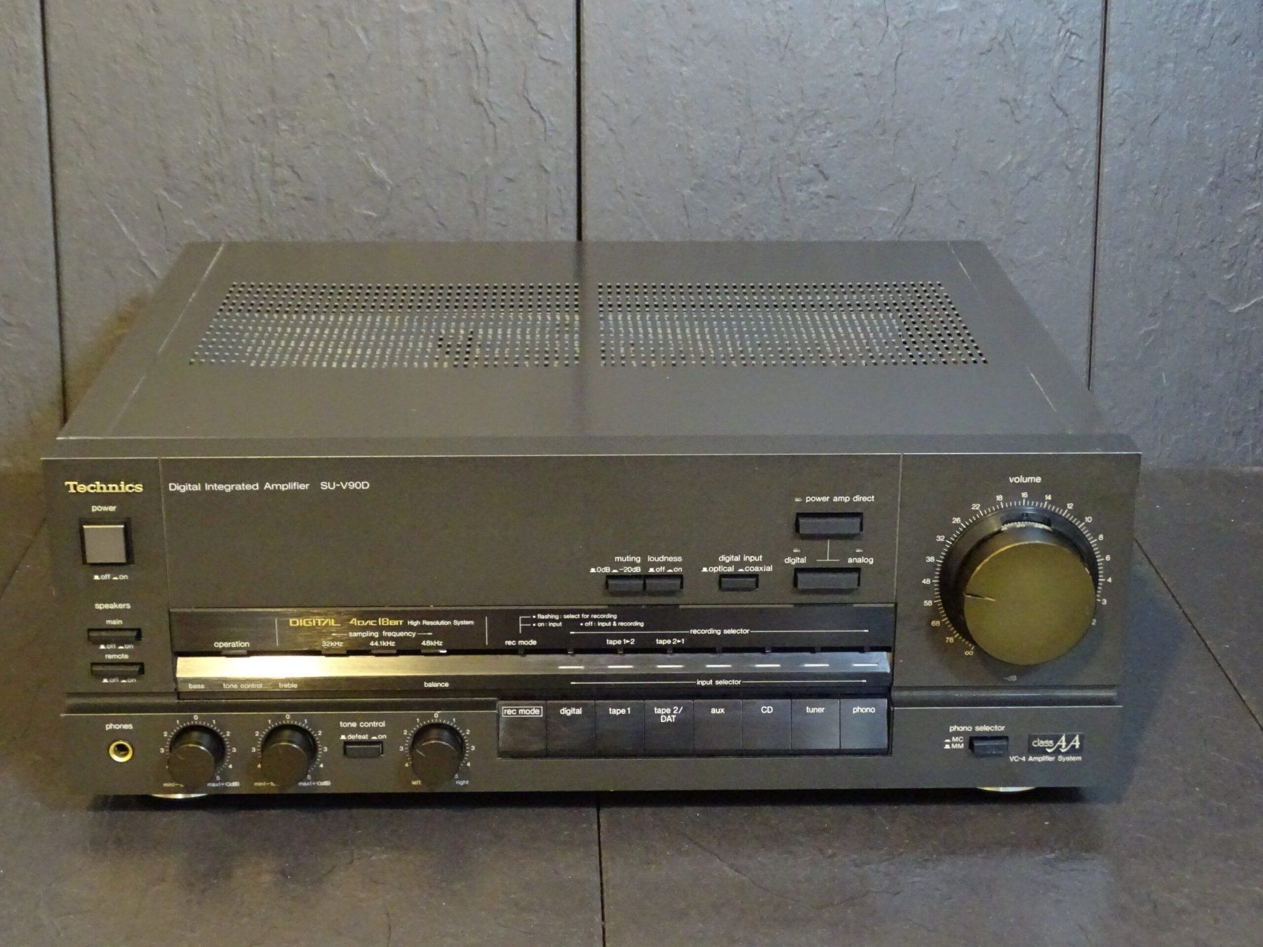 Technics Amplificatori: Technics SU-V90D Verstärker – Usato da Lugano venduto da Arkangel047
