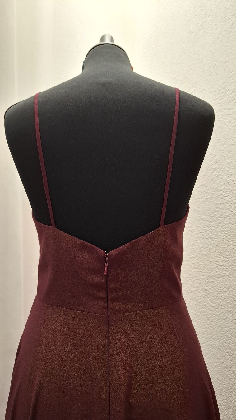 Vestiti: Bordeaux Kleid – Nuovo (secondo la descrizione) da Uster venduto da VMT. 2