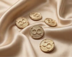 Knöpfe Metall goldfarben Motiv rund 22 mm neuwertig
