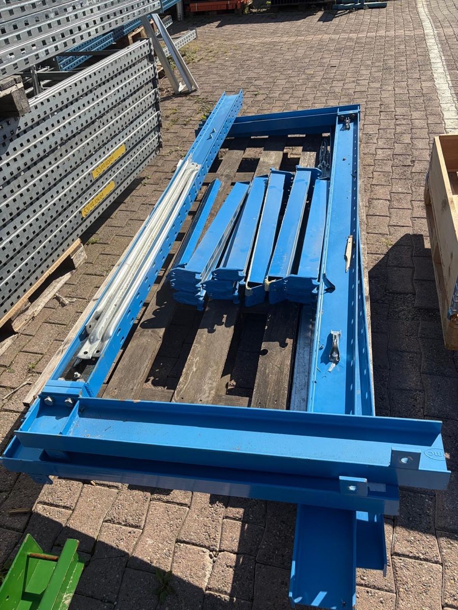 Scaffali: Kragarmregal / Kragarmgestell – Usato da Niederuzwil venduto da Solutions4industry