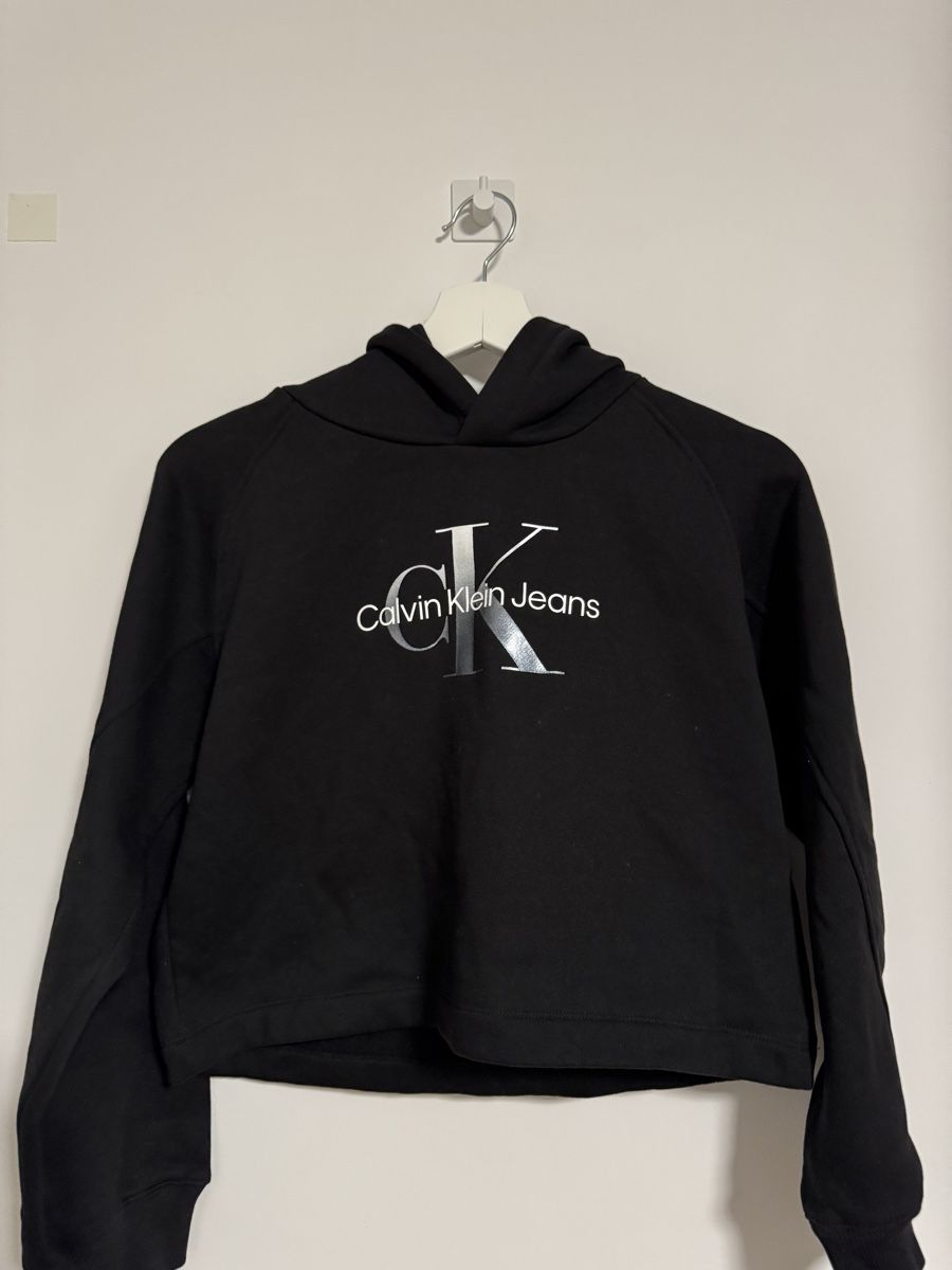 Calvin Klein Tops: Calvin Klein Jeans Crop Top – Neu (gemäss Beschreibung) aus Zürich von vid_2vk6