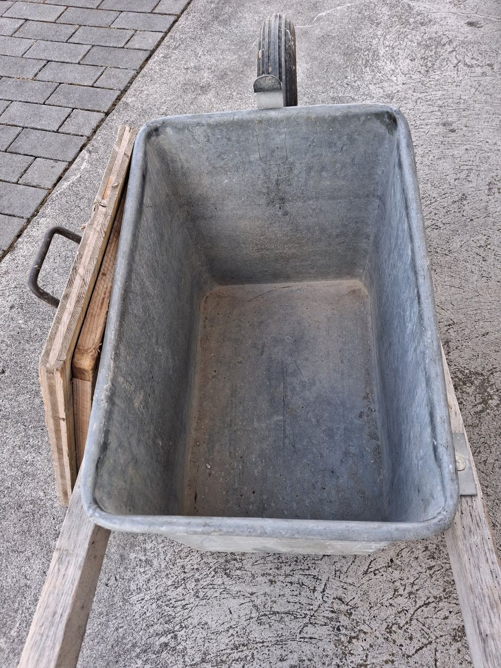 Brouettes: Karrette – D'occasion à Wangen an der Aare par HanniW 2