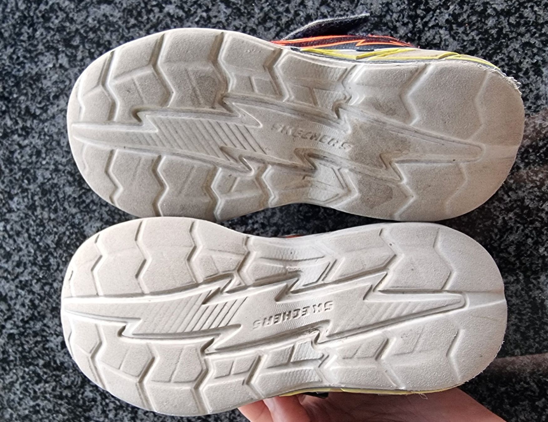 Skechers Scarpe per ragazzi: Skechers Light-Storm, Grösse 28 mit LED – Usato da Gwatt (Thun) venduto da fidibus87 3