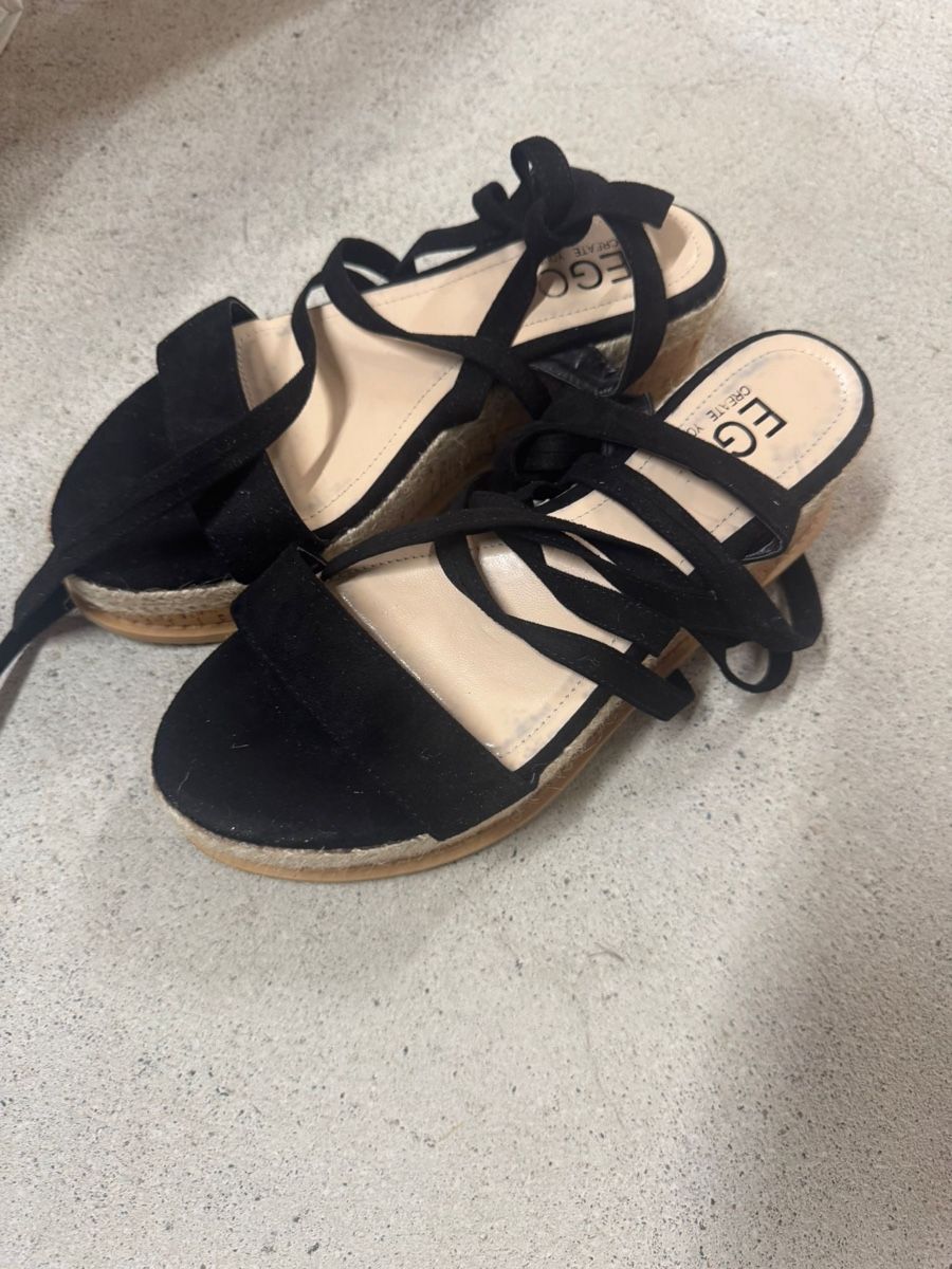 Scarpe da donna: Sandalen, schwarz, Gr. 39 – Usato da Hinwil venduto da YPMK61