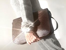 Jil Sander grosse Kroko Pochette mit langem Schulterriemen