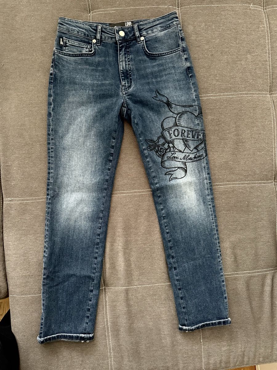 Jeans: Neue Jeans von Moschino Gr.26 – Nuovo e nell'imballaggio originale da Reinach AG venduto da innamac