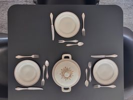 Edles Tafelset für 3 Personen mit versilbertem Besteck