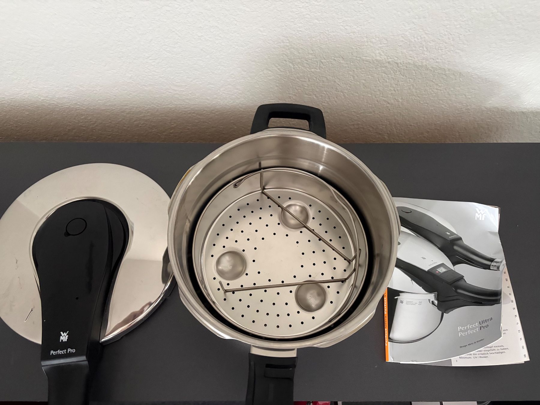 WMF Pentole: WMF Schnellkochtopf Perfec Pro mit Einsatz NEU – Nuovo (secondo la descrizione) da Aarau venduto da don_9hqj 1