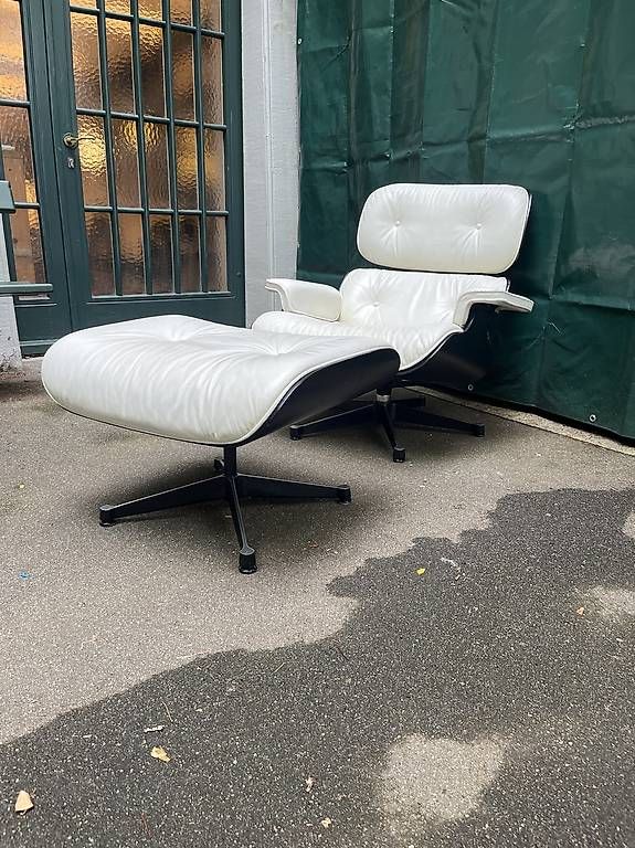 Vitra Sessel: Eames Lounge Chair in weiss – Gebraucht aus basel von rub_p5br