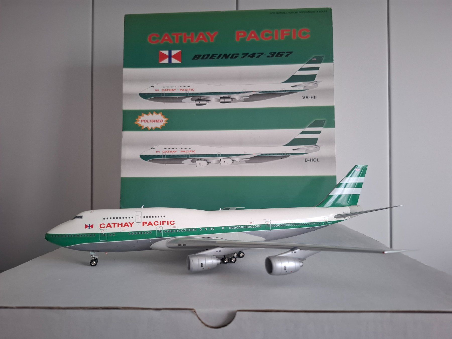 Kit di modellismo & Modellini statici: Boeing 747-367 Cathay Pacific 1/200 polished – Nuovo (secondo la descrizione) da Riehen venduto da DVD-Palace