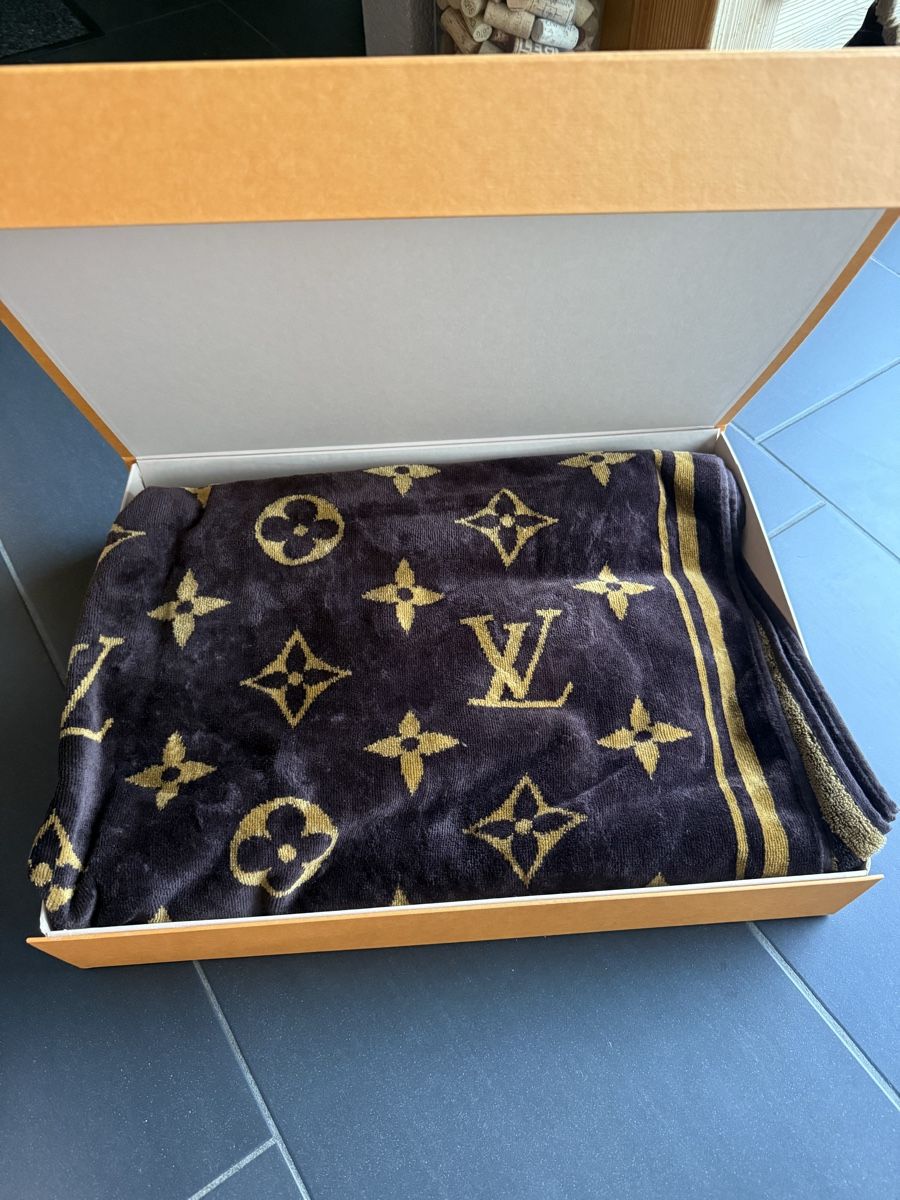 Teli da bagno: Louis Vuitton Strandtuch, monogram, inkl. Box, neuwertig – Usato da Winterthur venduto da Mhaselnuessli 2