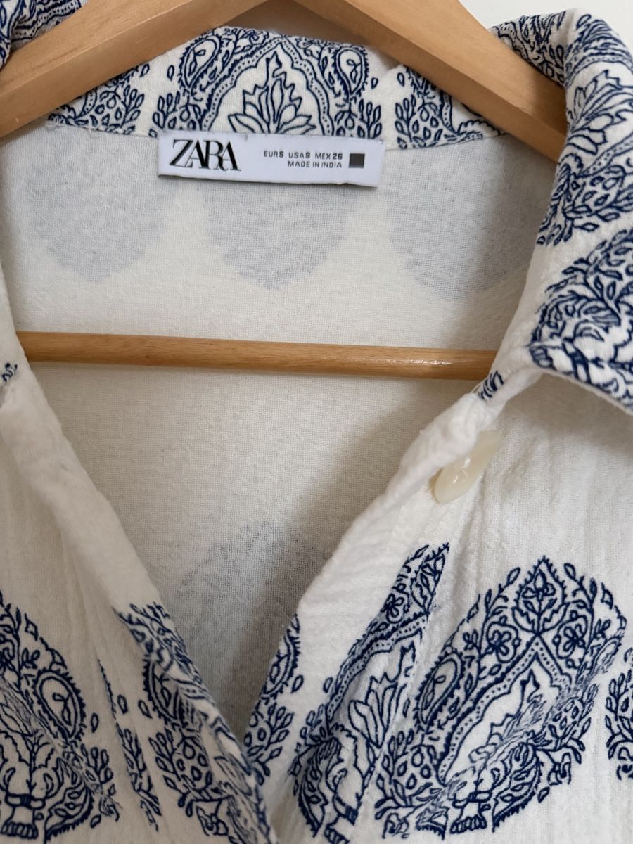 Zara Chemisiers: ZARA Hemd mit Muster Grösse S – D'occasion à Widnau par freipe 1