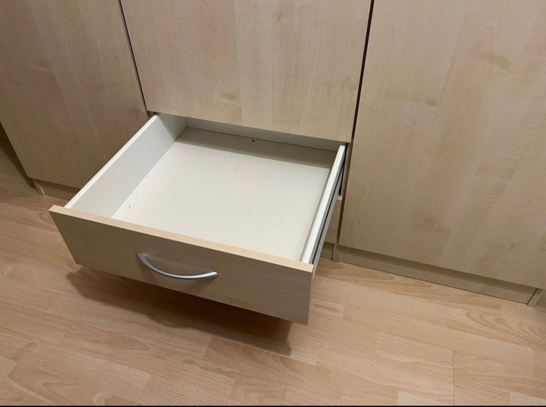 Schränke: Kleiderschrank – Gebraucht aus Dietikon von Funk_Electro 3