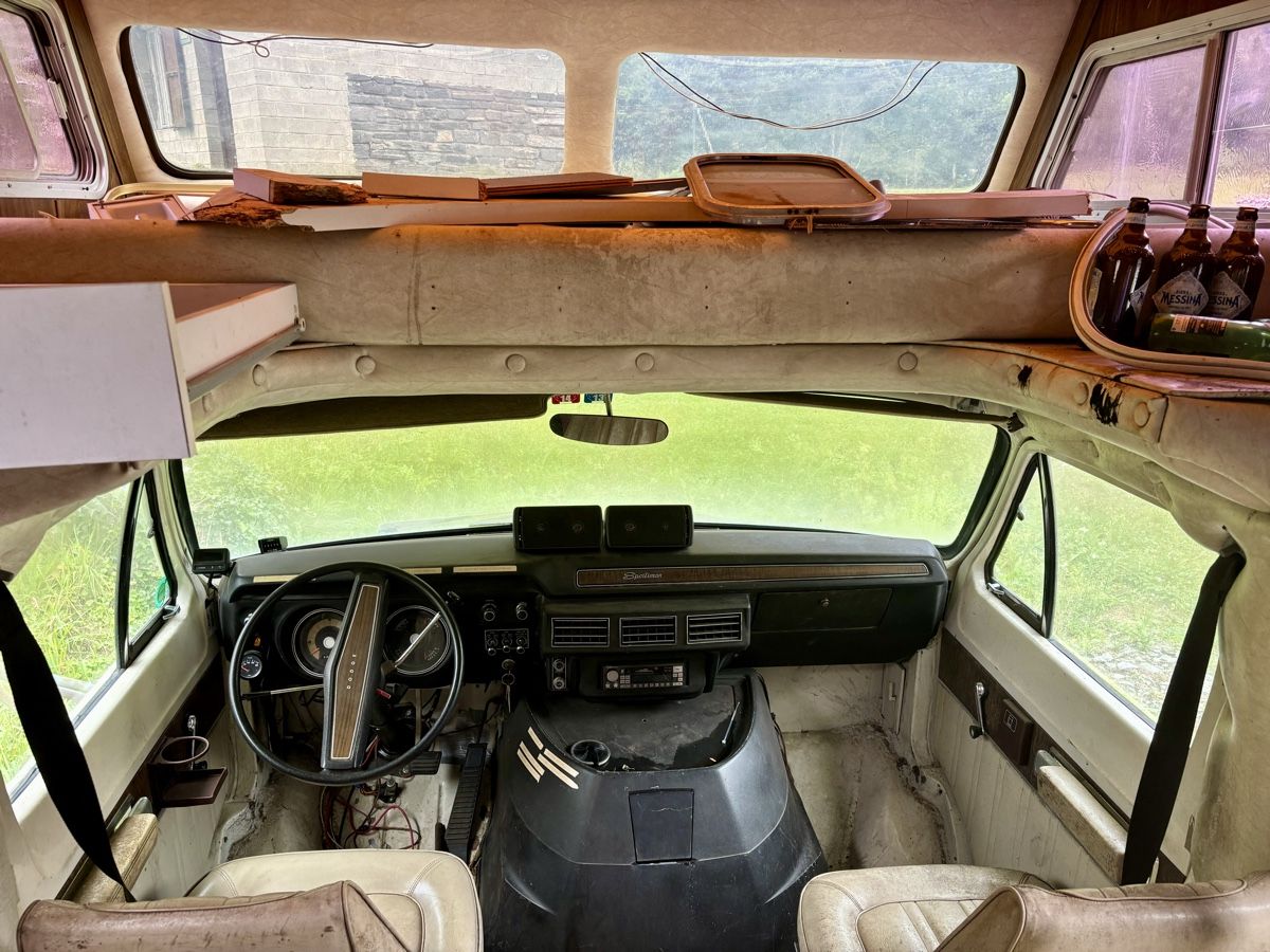 Dodge Véhicules de camping: Camper Dodge – Défectueux à Castaneda par Cisca84 2